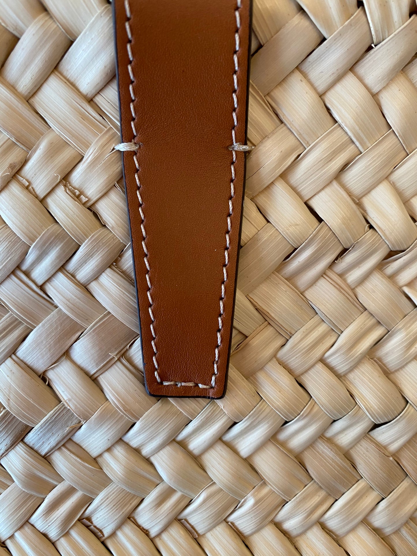 CÉLINE Medium Triomphe Classic Shoulder Bag