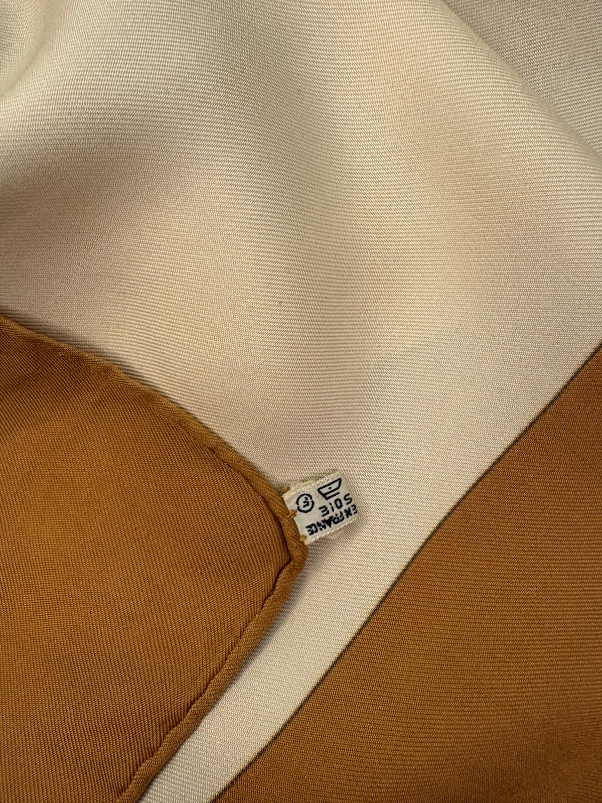 HERMÈS Vintage Silk Scarf “Chasse à Vol” by Henri de Linares 90x90 cm
