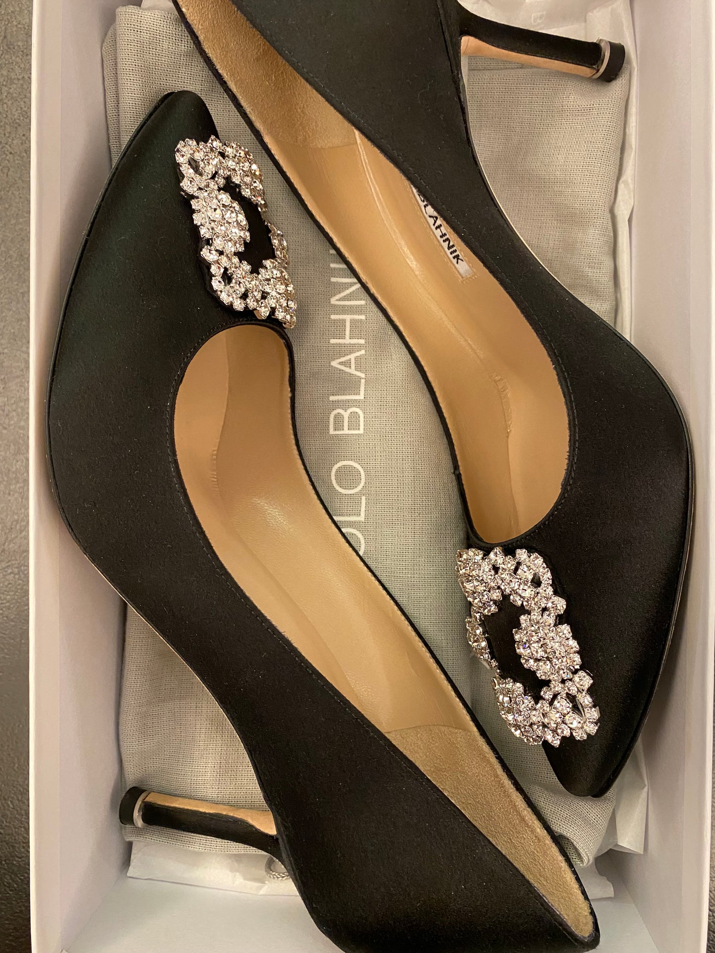 MANOLO BLAHNIK Hangisi 70 Crystal-Embellished Satin Pumps Size 38