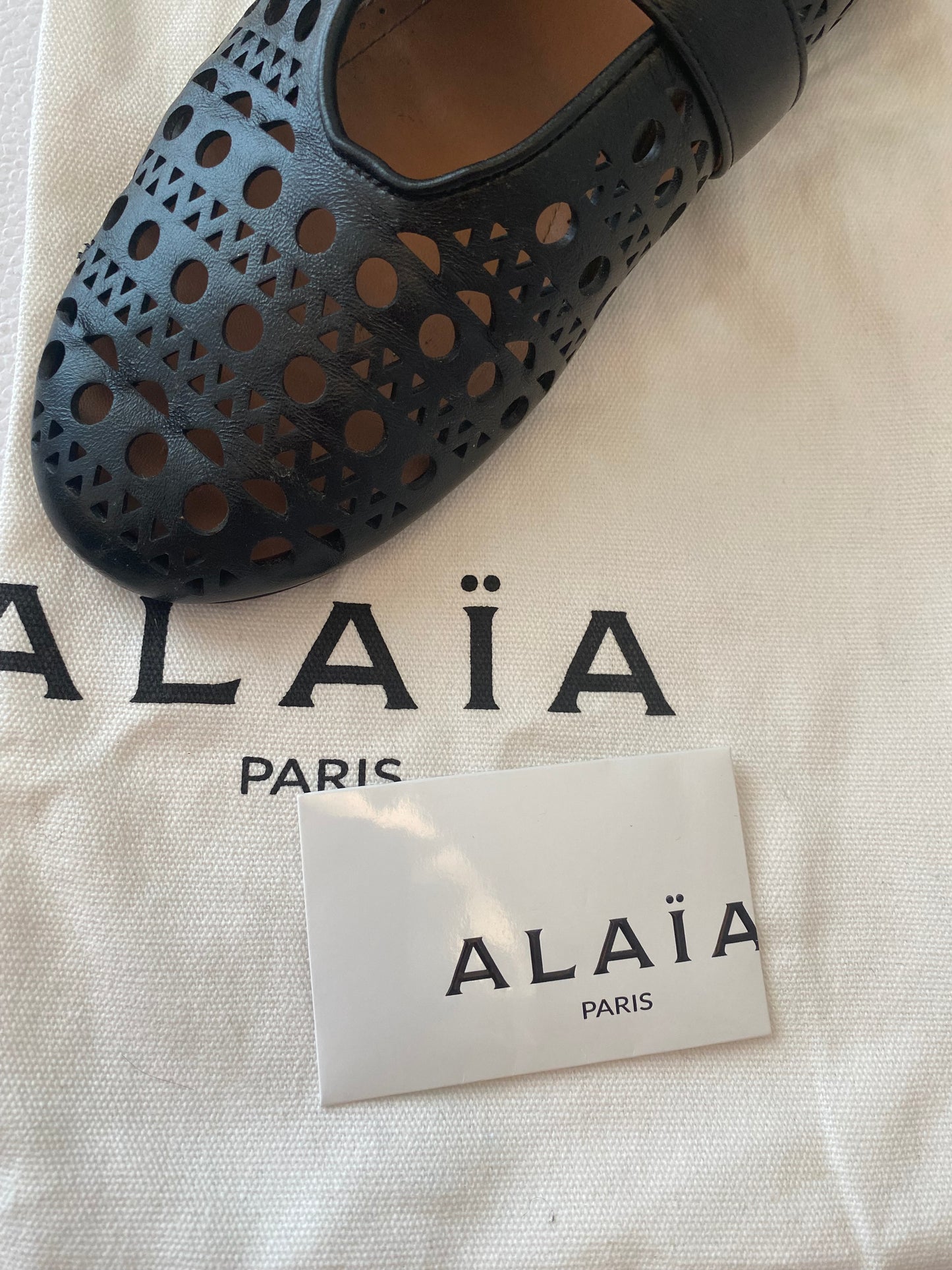 ALAÏA Vienne Cutout Mary Jane Ballerina Flats Size 39,5