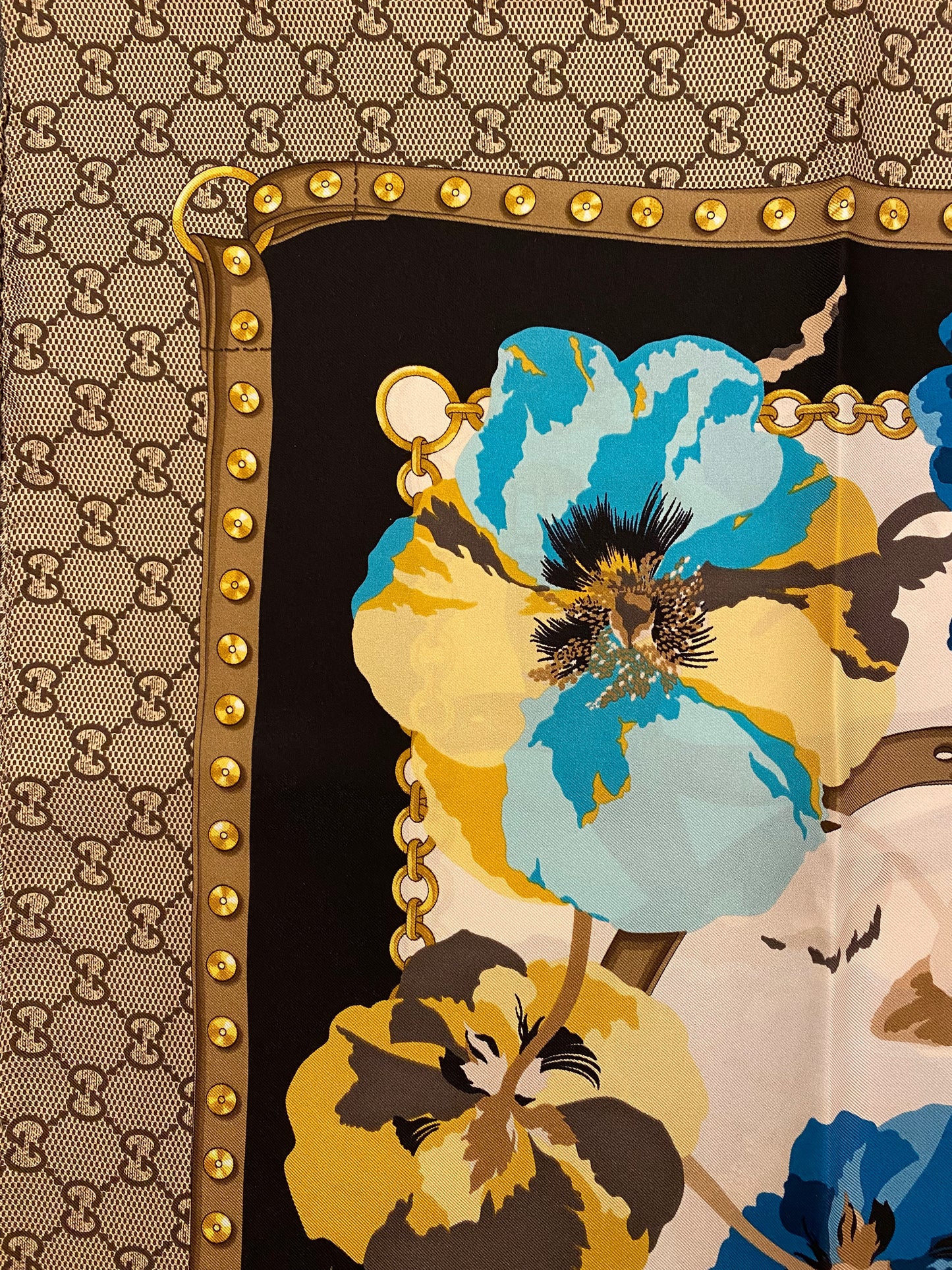 GUCCI Silk Scarf 90x90 cm