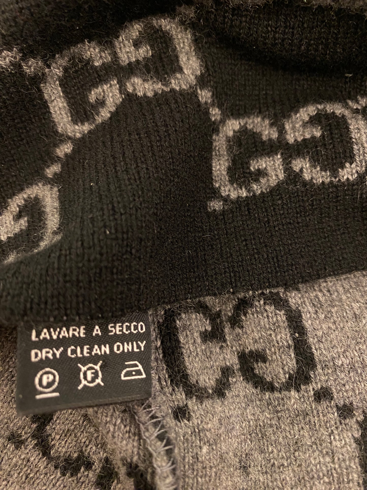 GUCCI GG Logo Cashmere Beanie