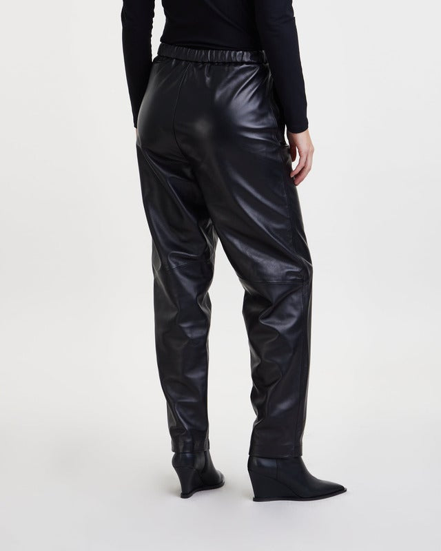 TEURN STUDIOS Tapered leather trousers black Size 34