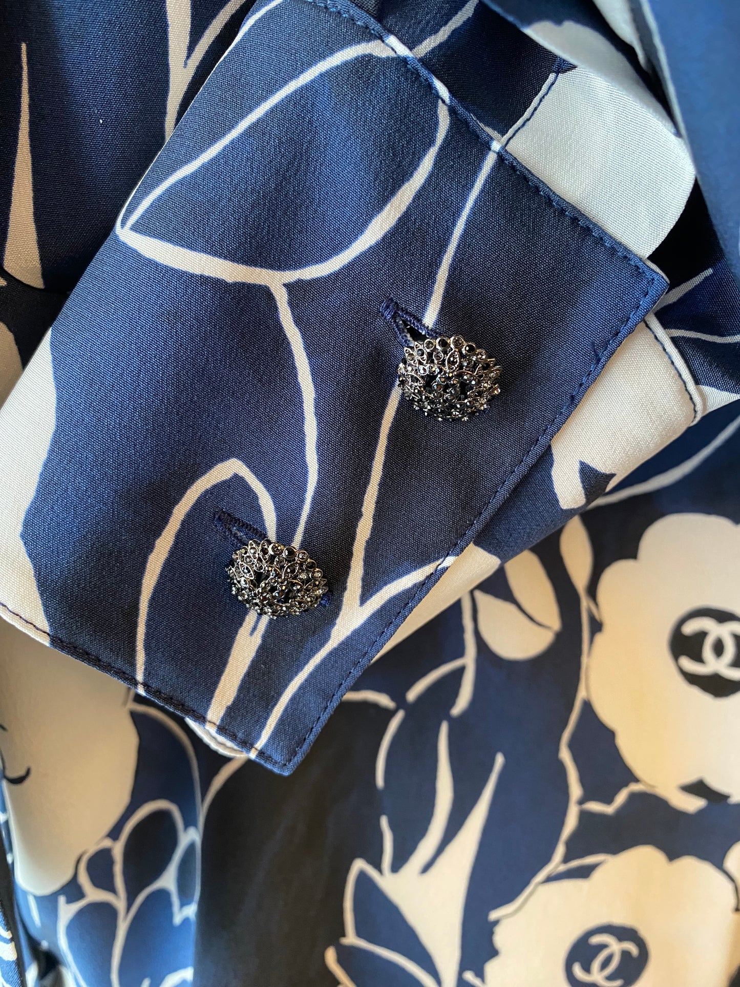 CHANEL 22B Camellia Pattern Blouse Size 40