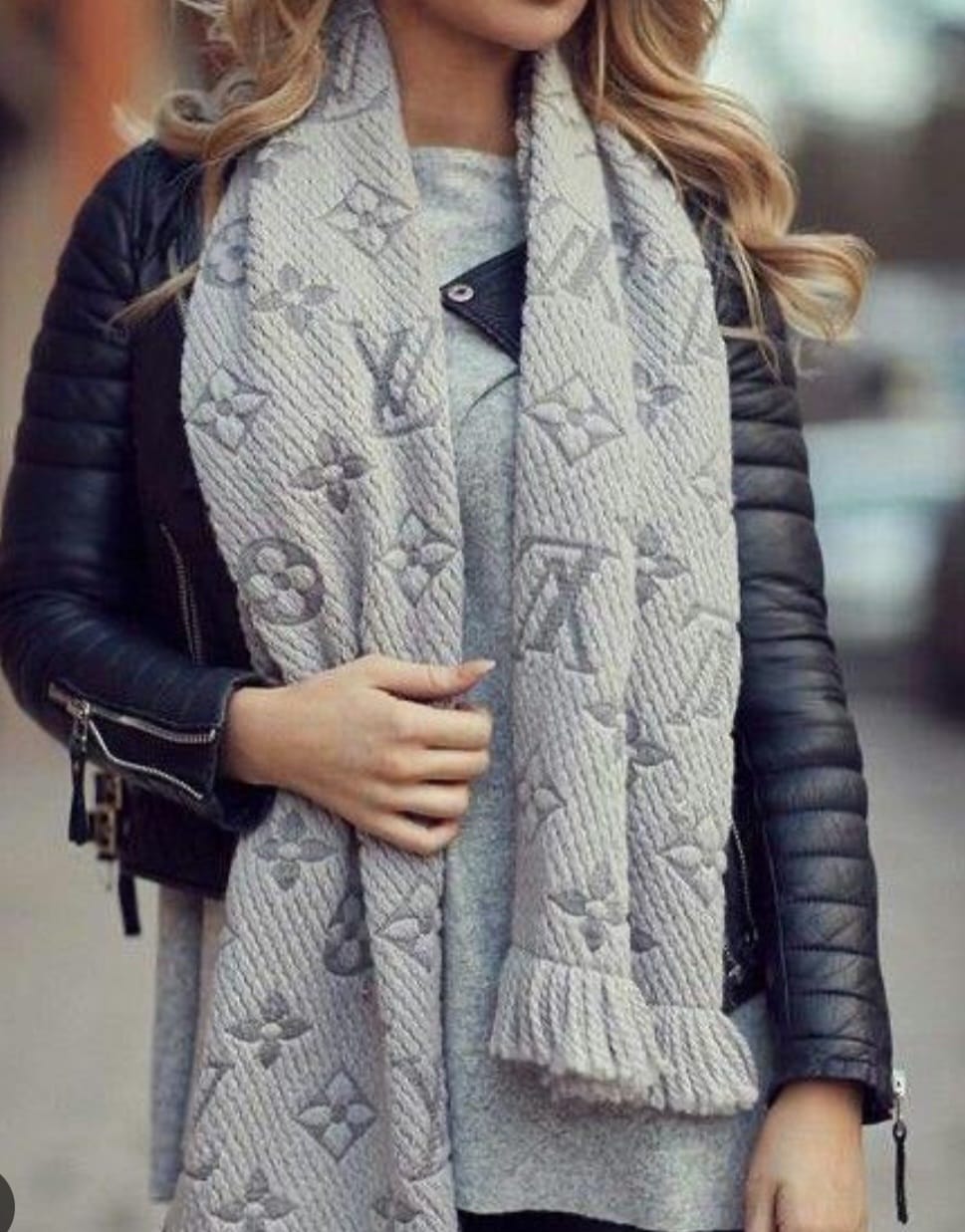 LOUIS VUITTON Monogram Wool Grey Scarf