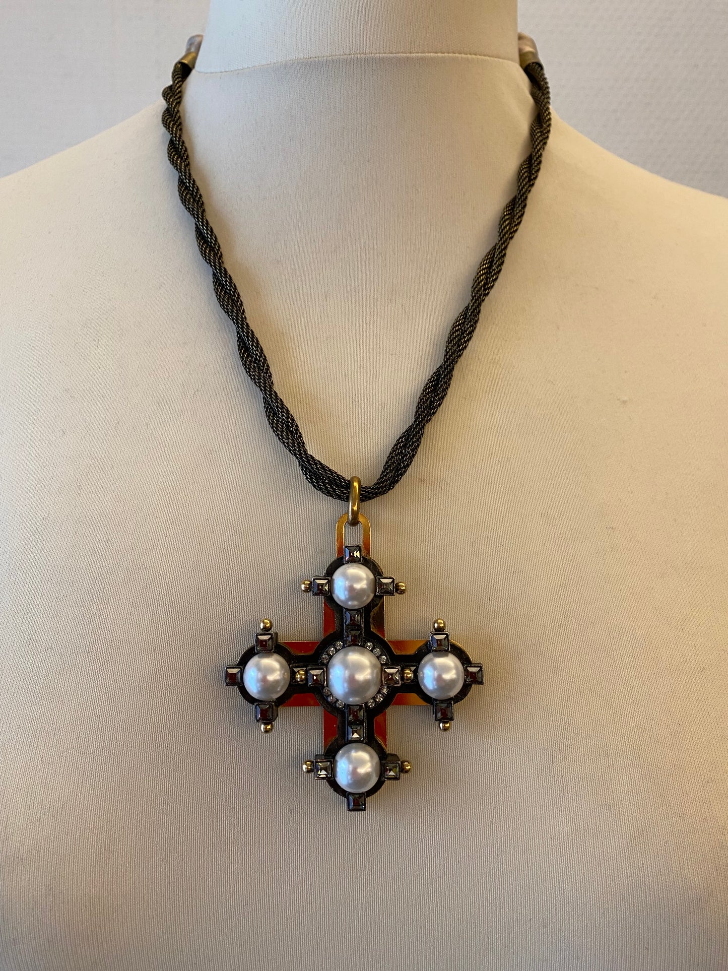 LANVIN Cross Pearls Necklace