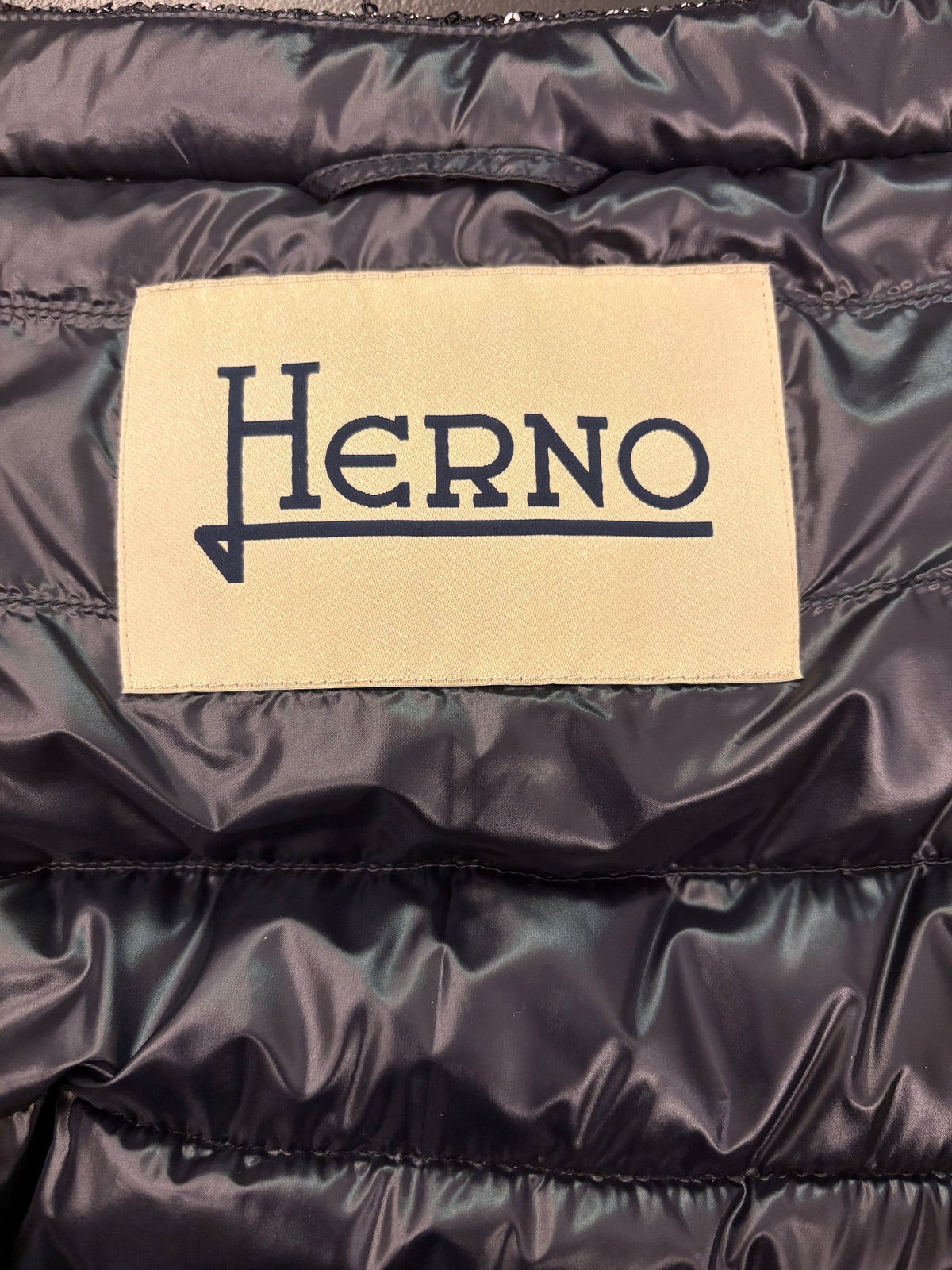 HERNO (BNWT) Sequin-Embellished Short Down Jacket Size IT 42