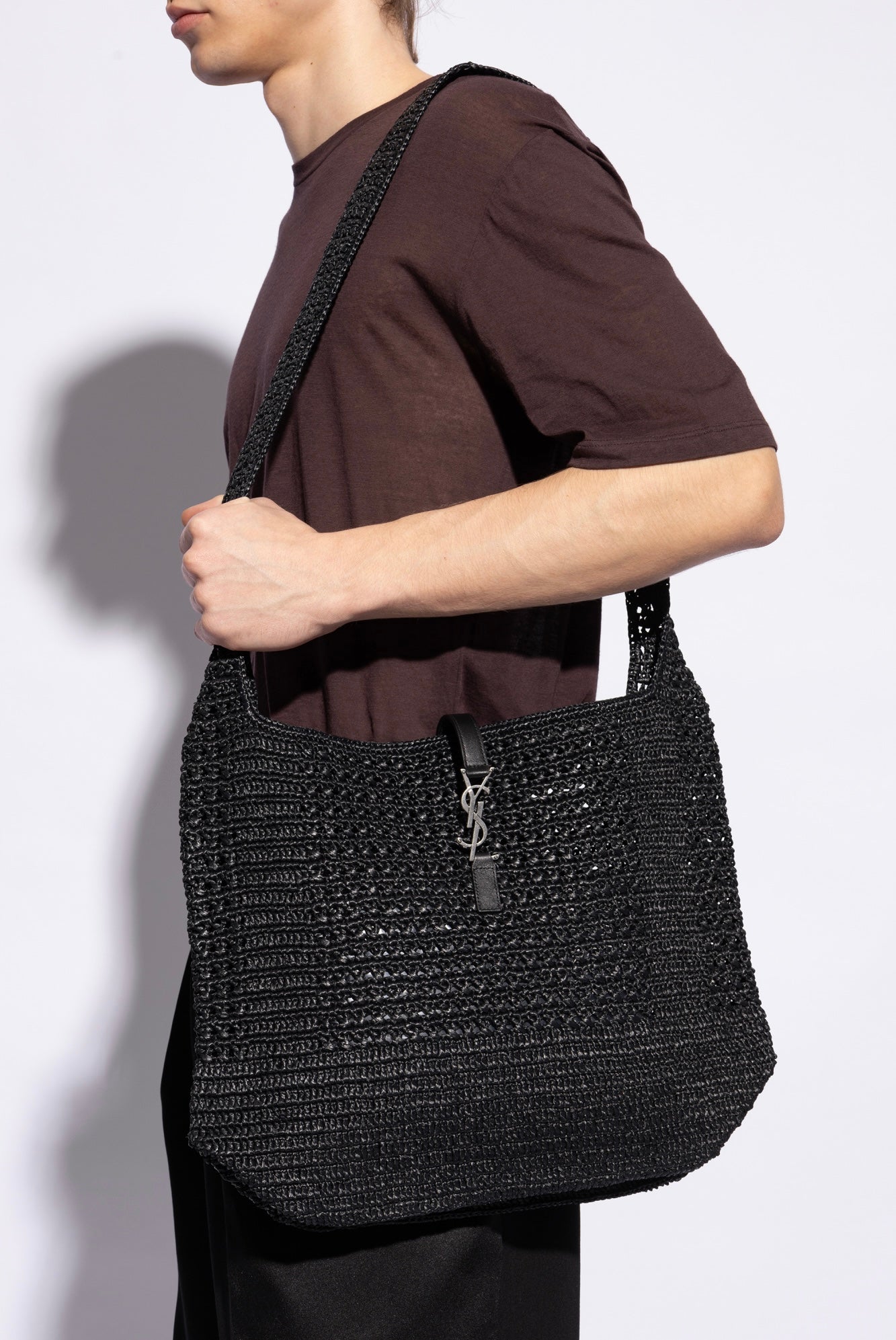 SAINT LAURENT LE 5 À 7 Medium Tote in Raffia - Black