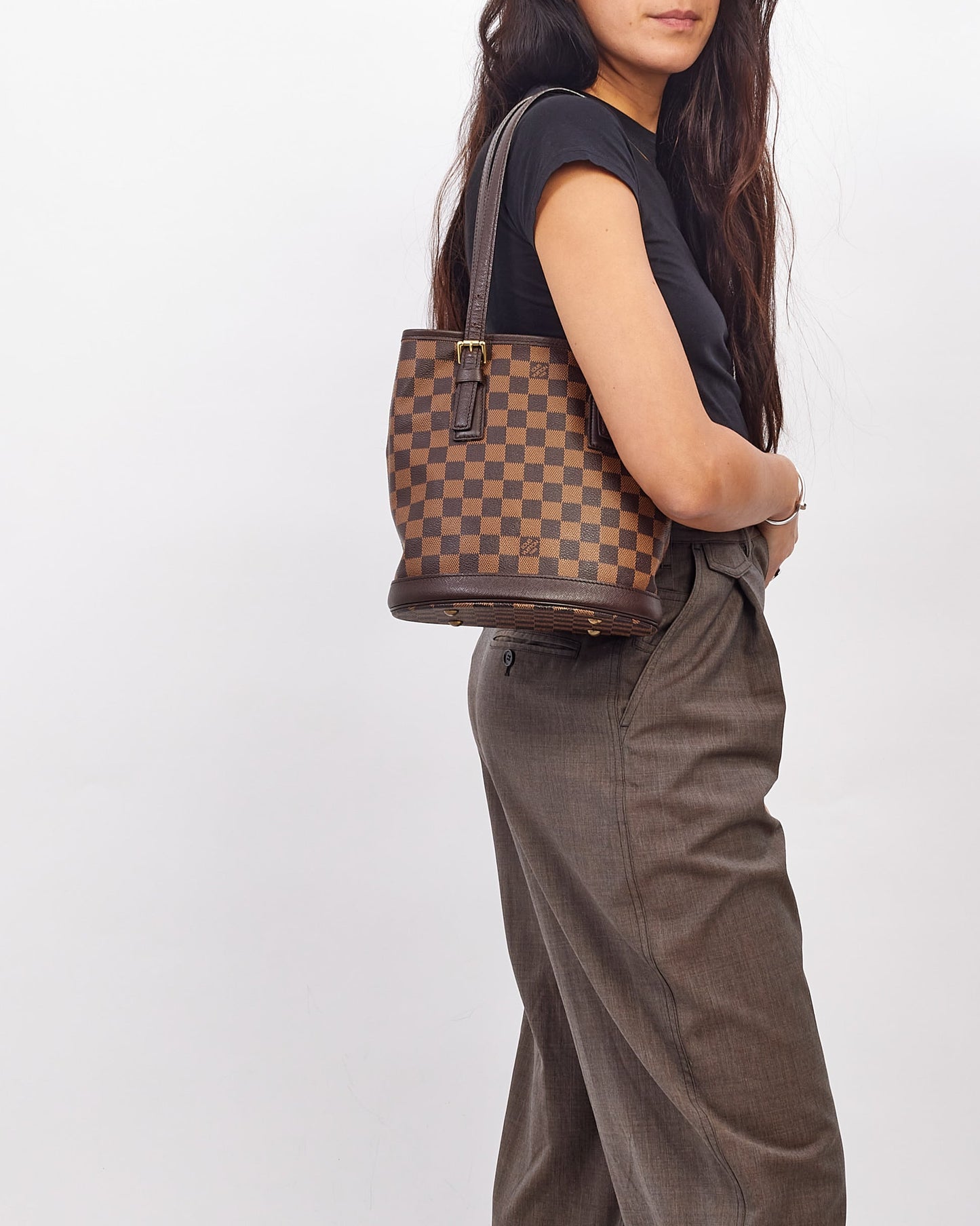 LOUIS VUITTON Damier Ebene Marais Bucket Bag