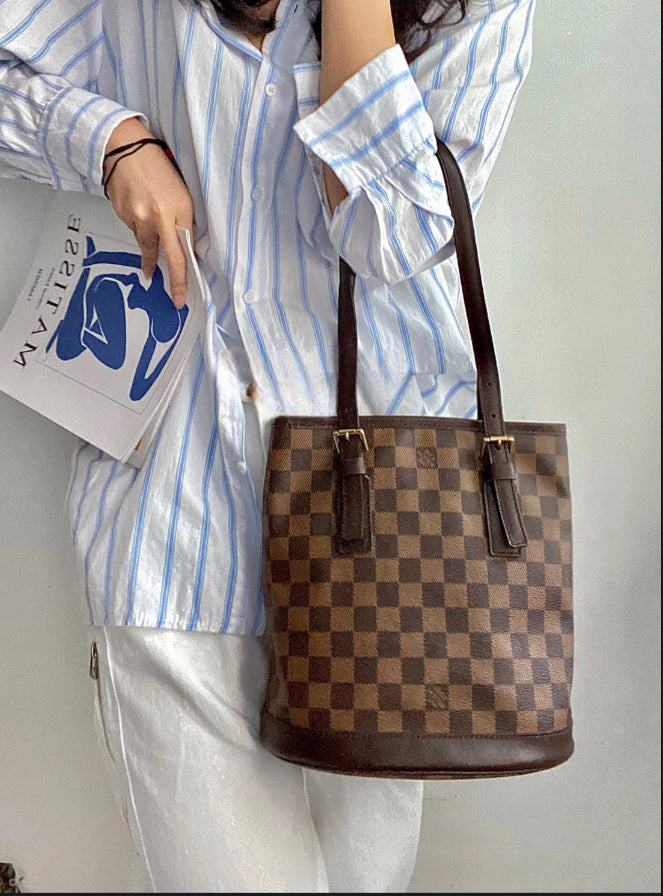 LOUIS VUITTON Damier Ebene Marais Bucket Bag