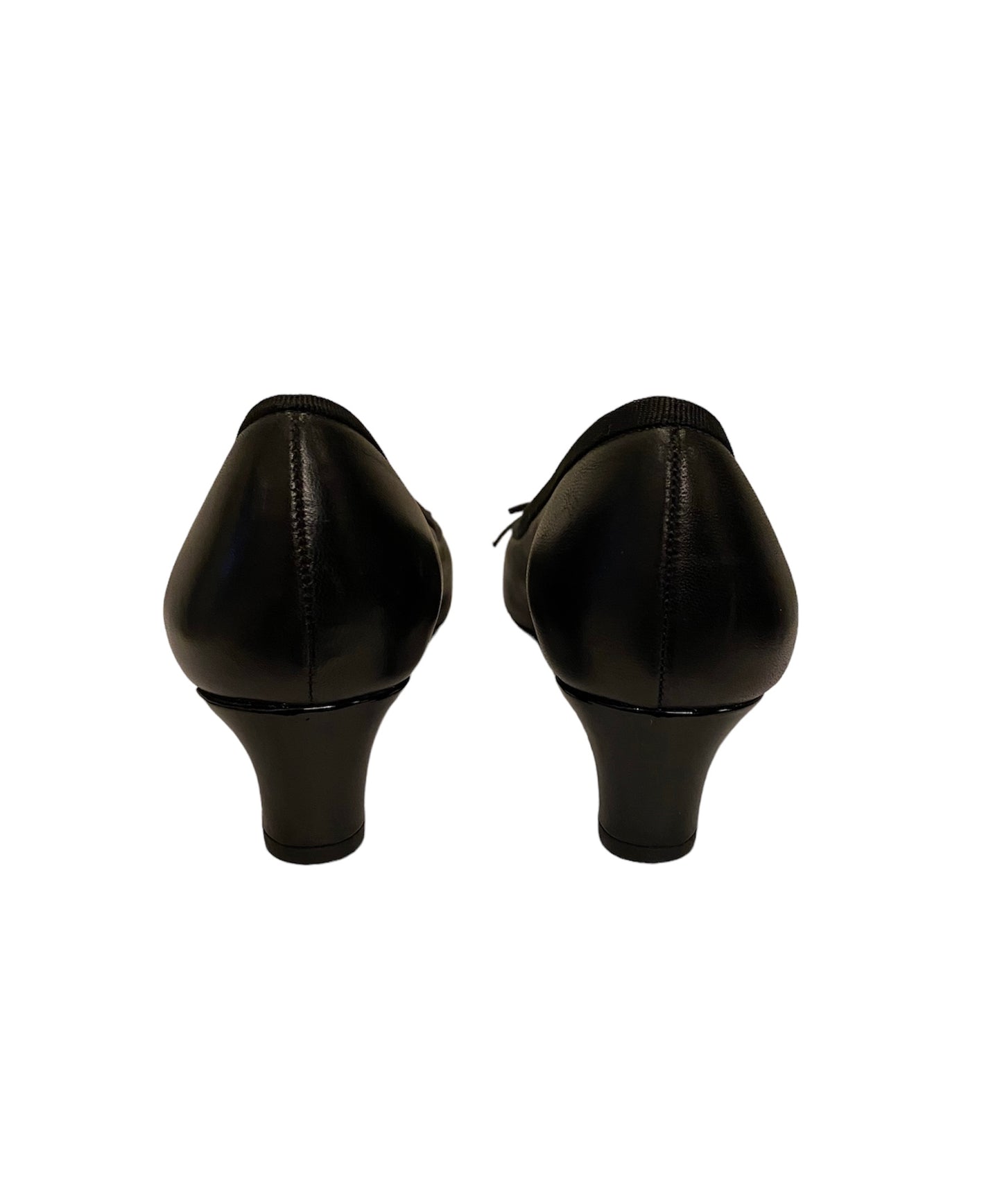 CHANEL Black Leather CC Pumps Size 38