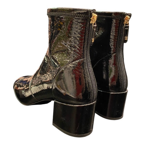 CHANEL Patent Leather Ankle Boots Size 39,5 C