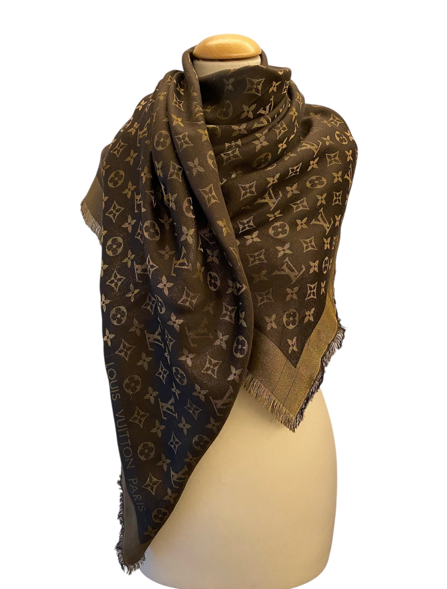 LOUIS VUITTON Monogram Shine Shawl