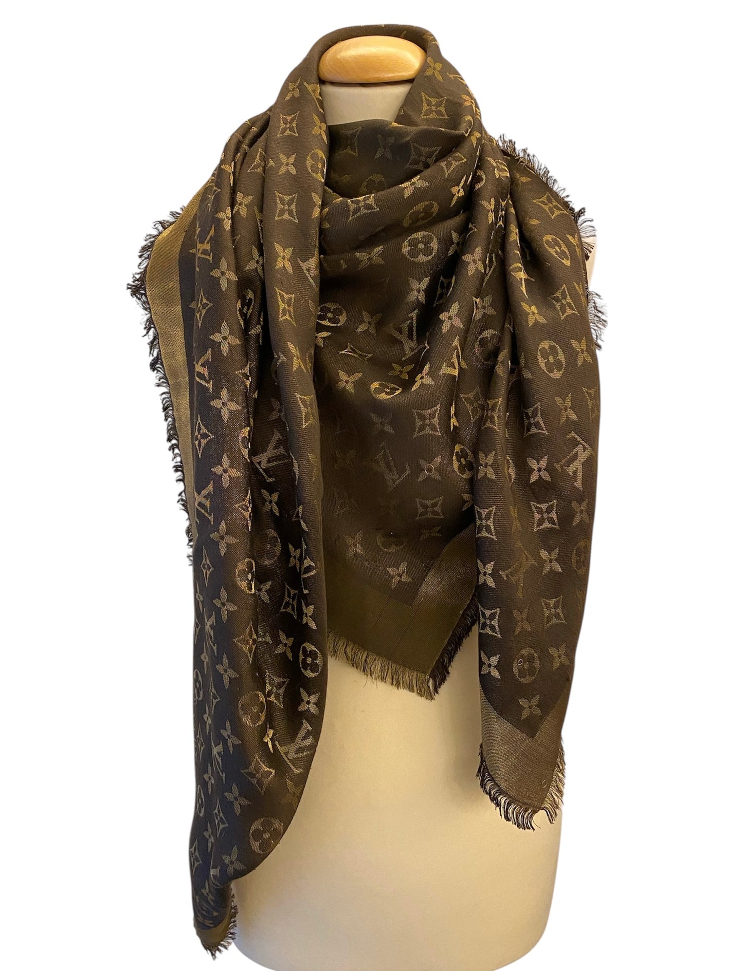LOUIS VUITTON Monogram Shine Shawl