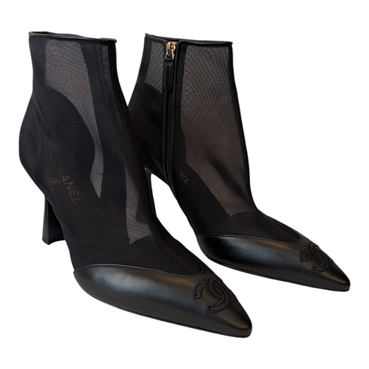 CHANEL (Brand New-2026) Black Mesh & Lambskin CC Logo Cap Toe Ankle Boots Size 40